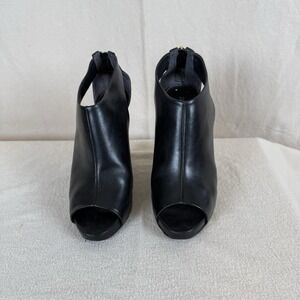 Pour La Victoire Back Zip Studded Wedge Heels Style Tula Black Leather 7.5M